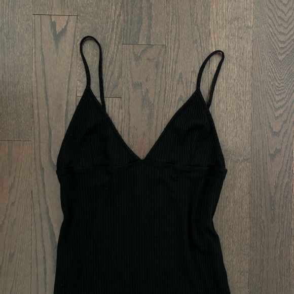 Editorial Olivaceous Black Ribbed V-Neck Dress - Picture 2 of 5